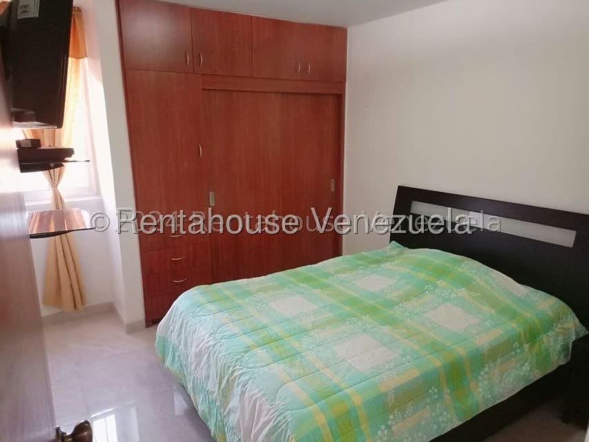 Apartamento (1 Nivel) en Alquiler en Los Dos Caminos, Distrito Metropolitano - 21