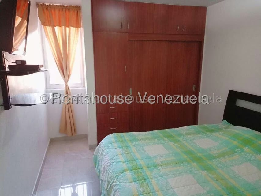 Apartamento (1 Nivel) en Alquiler en Los Dos Caminos, Distrito Metropolitano - 22
