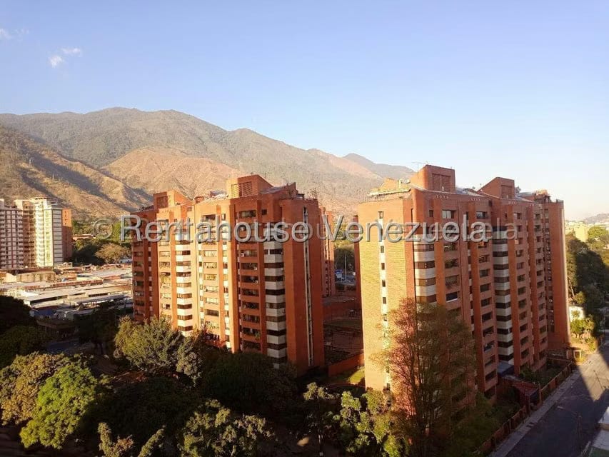 Apartamento (1 Nivel) en Alquiler en Los Dos Caminos, Distrito Metropolitano - 29