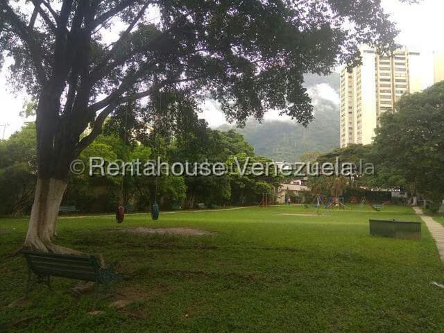 Apartamento (1 Nivel) en Alquiler en Los Dos Caminos, Distrito Metropolitano - 34