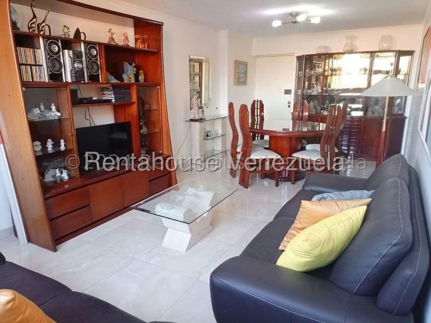 Apartamento (1 Nivel) en Alquiler en Los Dos Caminos, Distrito Metropolitano - 6