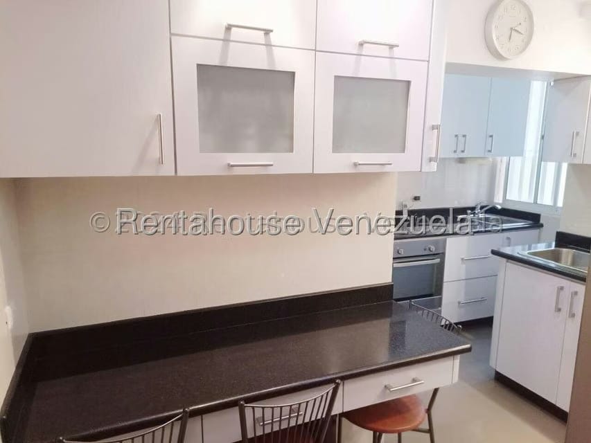 Apartamento (1 Nivel) en Alquiler en Los Dos Caminos, Distrito Metropolitano - 9