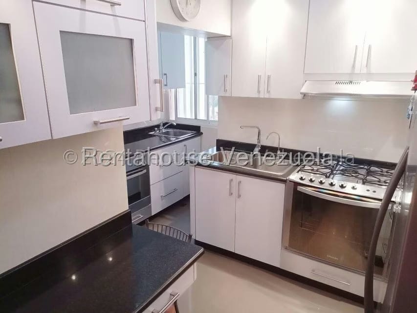 Apartamento (1 Nivel) en Alquiler en Los Dos Caminos, Distrito Metropolitano - 10