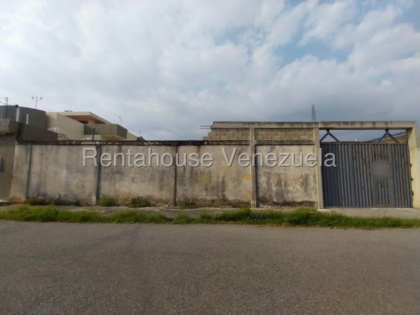 Terreno (Residencial) en Venta en Tiuna, Aragua