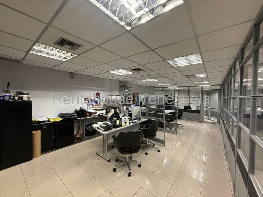 Comercial (Local Comercial) en Venta en Los Dos Caminos, Distrito Metropolitano - 14
