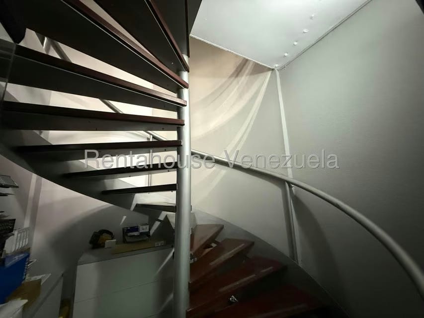 Comercial (Local Comercial) en Venta en Los Dos Caminos, Distrito Metropolitano - 25