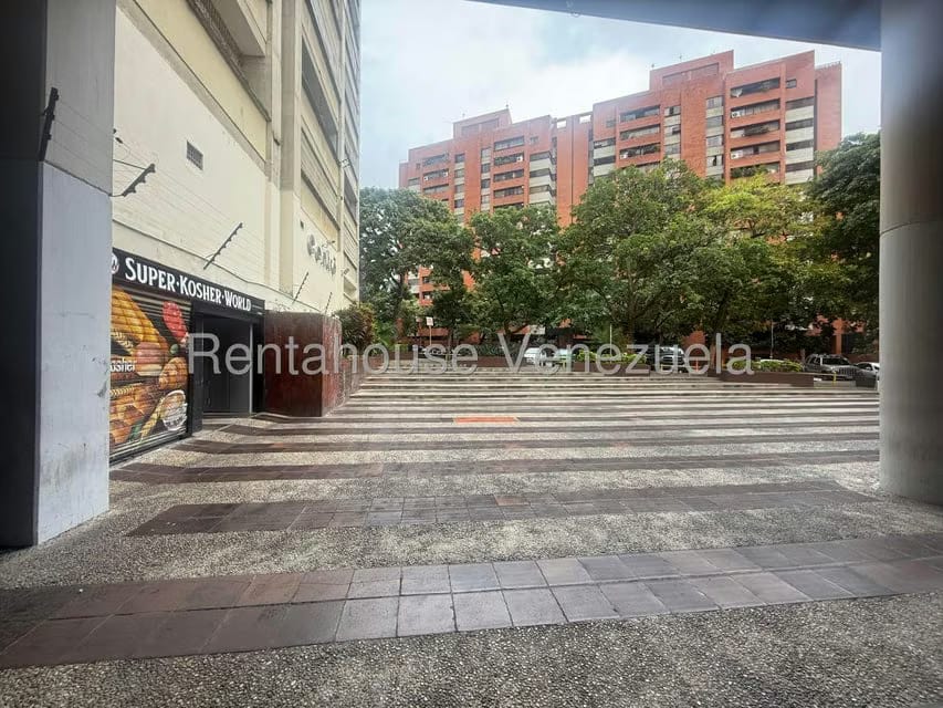 Comercial (Local Comercial) en Venta en Los Dos Caminos, Distrito Metropolitano - 29