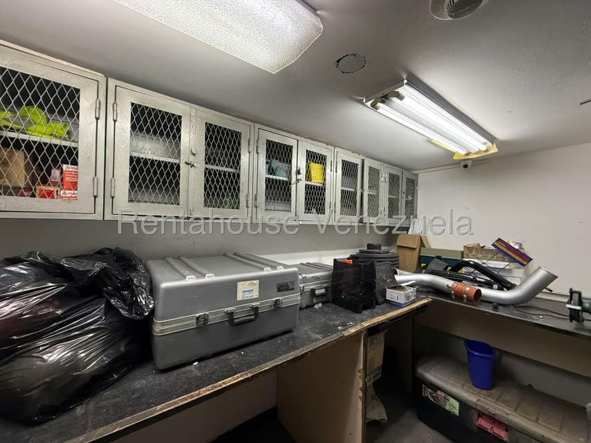 Comercial (Local Comercial) en Venta en Los Dos Caminos, Distrito Metropolitano - 10
