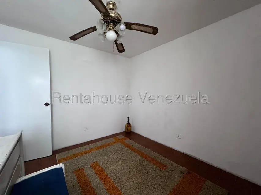 Apartamento (1 Nivel) en Venta en Centro, Aragua - 24