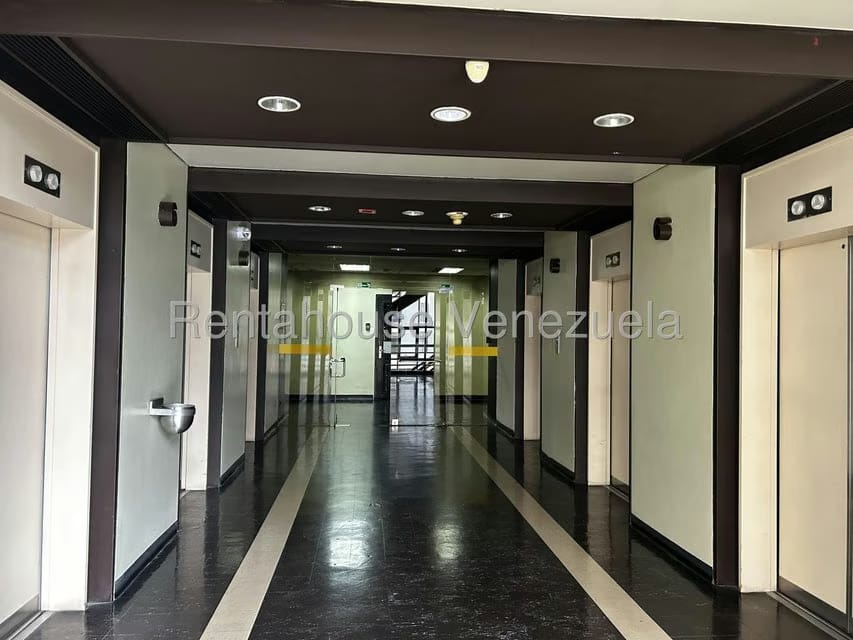 Comercial (Oficina) en Venta en El Recreo, Distrito Metropolitano - 3