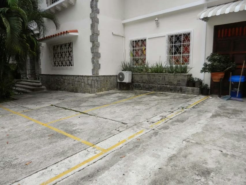 Casa (Duplex) en Venta en Colinas de Bello Monte, Distrito Metropolitano - 2