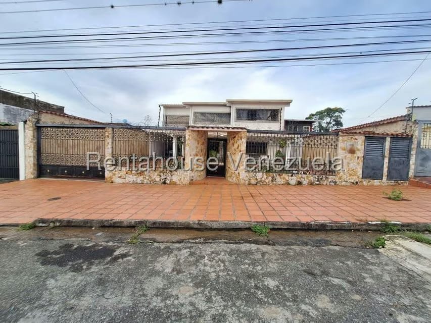 Casa (Multipes Niveles) en Venta en Buenos Aires, Merida - 3