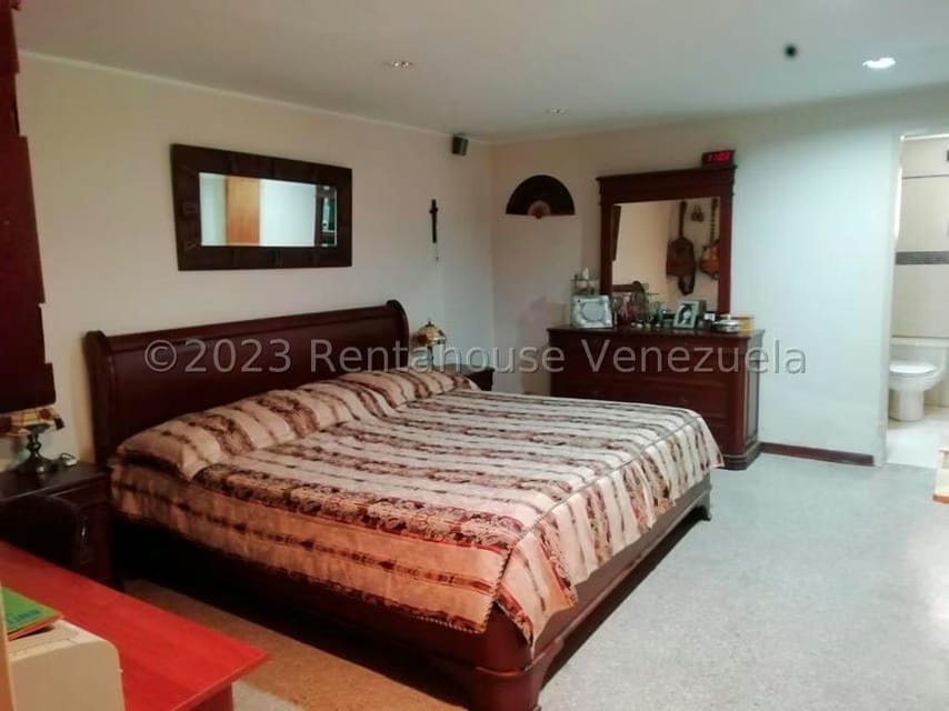 Casa (Contemporaneo) en Venta en Karimao Country, Distrito Metropolitano - 19