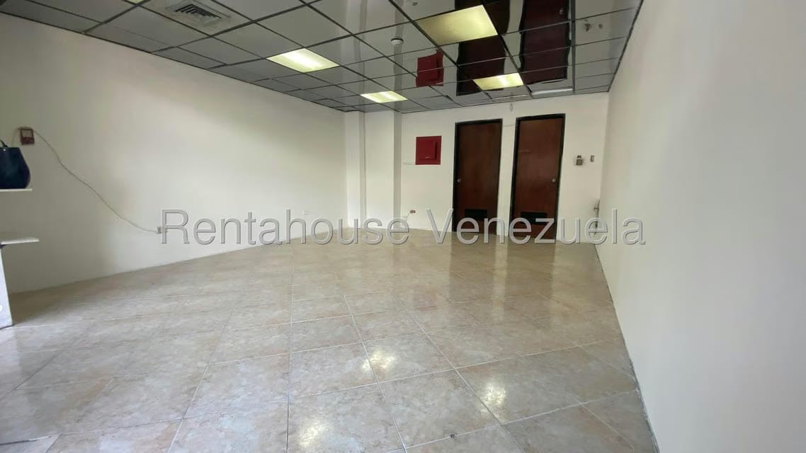 Comercial (Local Comercial) en Venta en Macaracuay, Distrito Metropolitano - 8