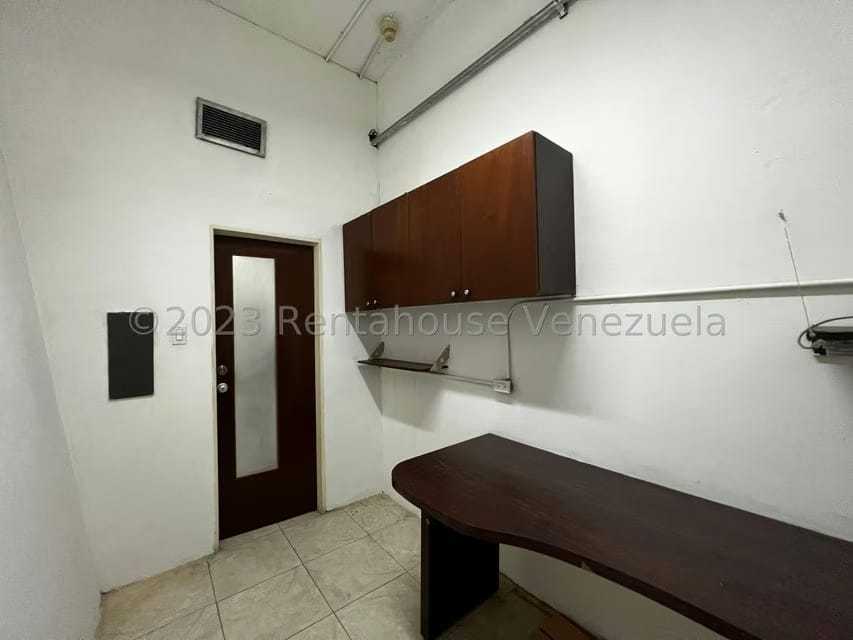 Comercial (Local Comercial) en Alquiler en La Castellana, Distrito Metropolitano - 12