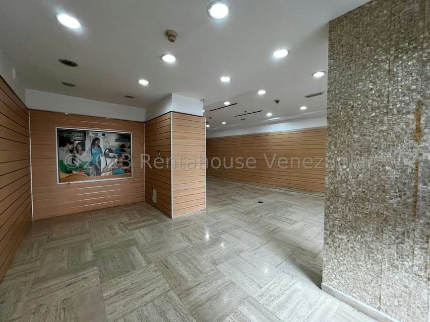 Comercial (Local Comercial) en Alquiler en La Castellana, Distrito Metropolitano - 3