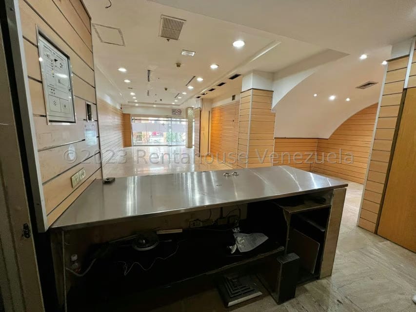 Comercial (Local Comercial) en Alquiler en La Castellana, Distrito Metropolitano - 6
