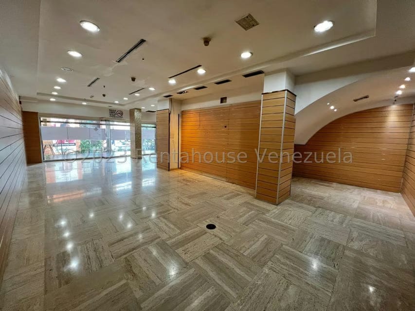 Comercial (Local Comercial) en Alquiler en La Castellana, Distrito Metropolitano - 7