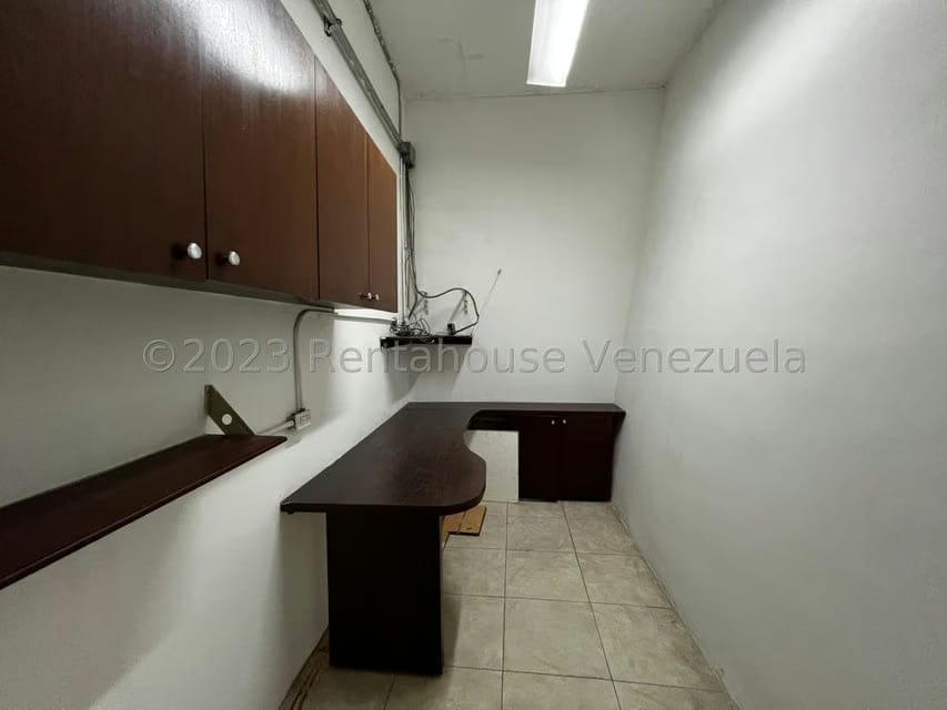 Comercial (Local Comercial) en Alquiler en La Castellana, Distrito Metropolitano - 10