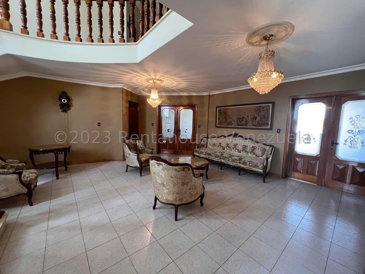 CASA EN VENTA SELENE MARIN – MLS#24-3669