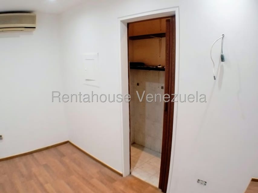 Comercial (Local Comercial) en Alquiler en Los Naranjos del Cafetal, Distrito Metropolitano - 11