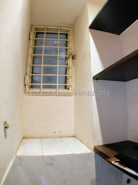 Comercial (Local Comercial) en Alquiler en Los Naranjos del Cafetal, Distrito Metropolitano - 14