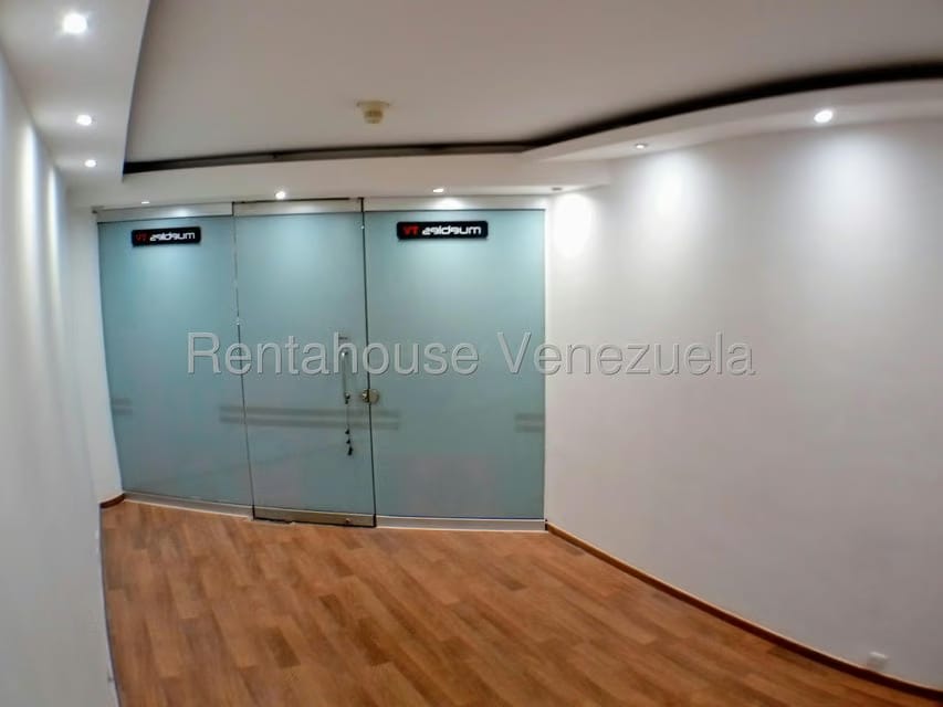 Comercial (Local Comercial) en Alquiler en Los Naranjos del Cafetal, Distrito Metropolitano - 5