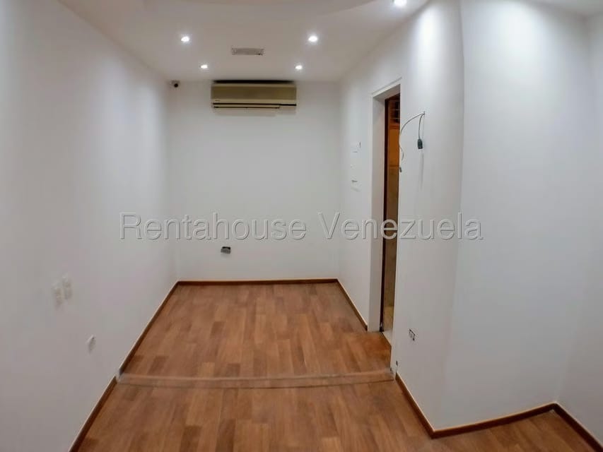 Comercial (Local Comercial) en Alquiler en Los Naranjos del Cafetal, Distrito Metropolitano - 7