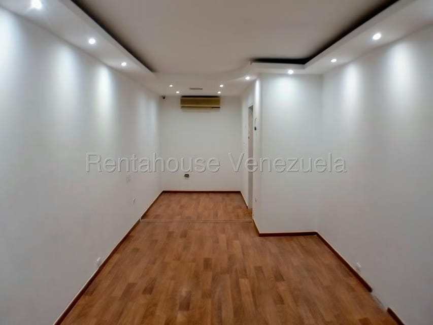 Comercial (Local Comercial) en Alquiler en Los Naranjos del Cafetal, Distrito Metropolitano - 8
