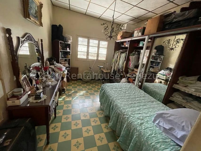 Casa (Duplex) en Venta en El Paraiso, Distrito Metropolitano - 24