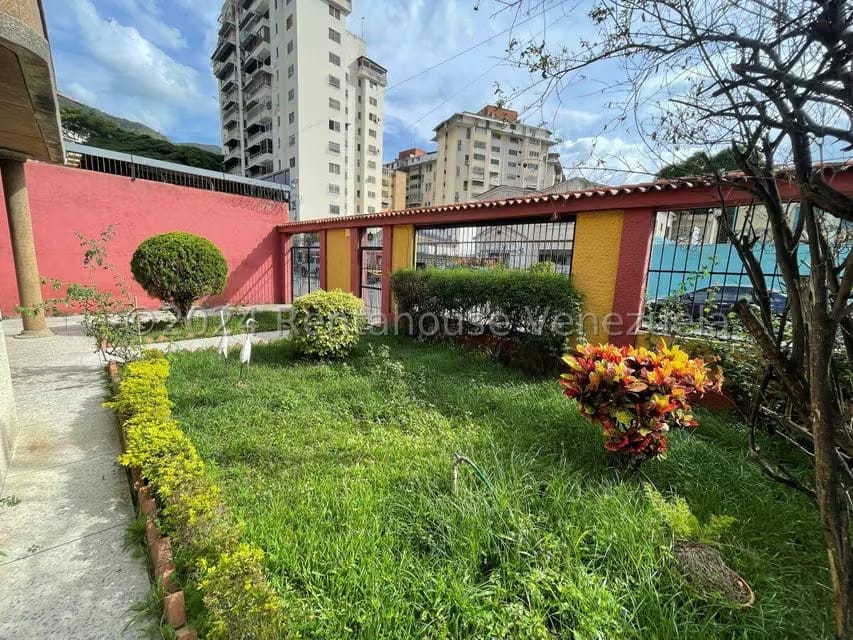 Casa (Duplex) en Venta en El Paraiso, Distrito Metropolitano - 6
