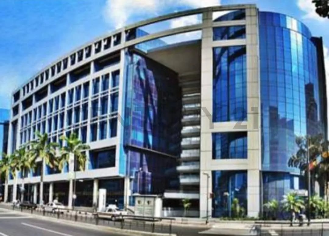 Alquiler de oficina completa en 2500$ o cubículos de 20mtrs cada uno en 650$