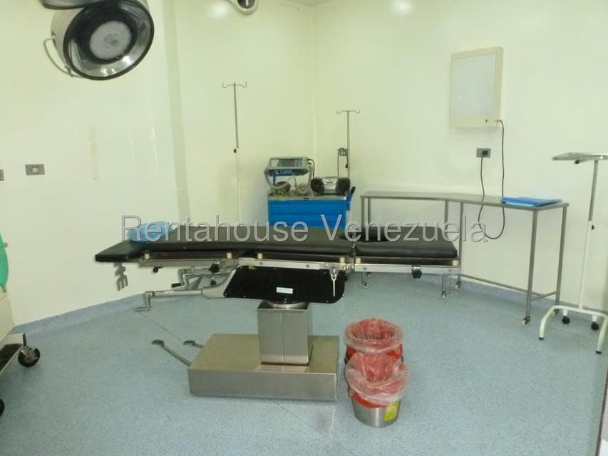 Comercial (Consultorio Medico) en Venta en Bello Monte, Distrito Metropolitano - 12