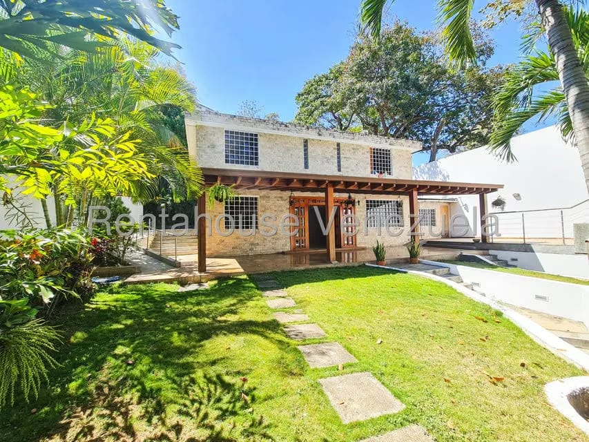 Casa (Multipes Niveles) en Venta en Cumbres de Curumo, Distrito Metropolitano