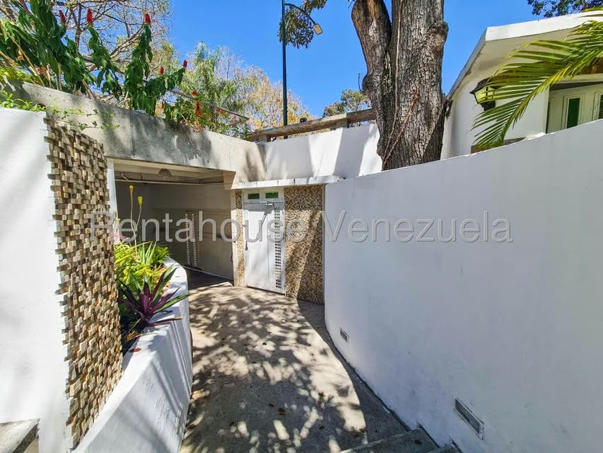 Casa (Multipes Niveles) en Venta en Cumbres de Curumo, Distrito Metropolitano - 2