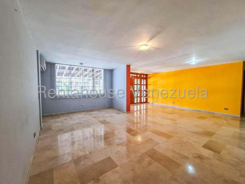 Casa (Multipes Niveles) en Venta en Cumbres de Curumo, Distrito Metropolitano - 14