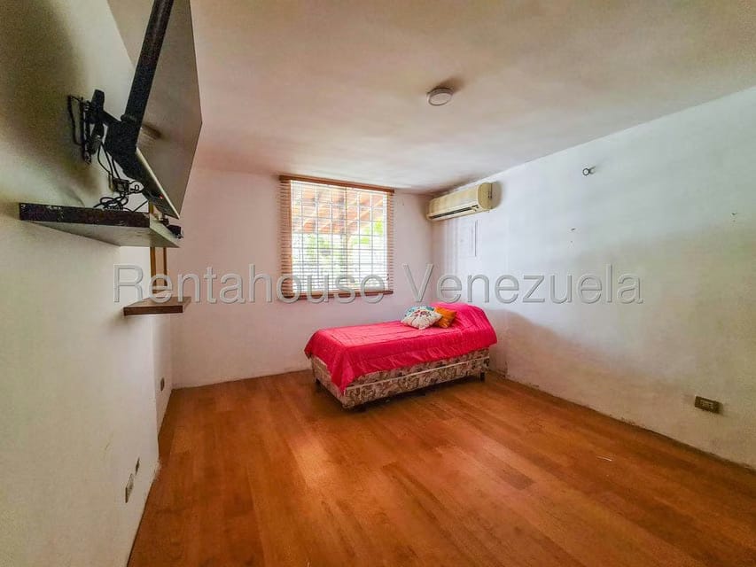 Casa (Multipes Niveles) en Venta en Cumbres de Curumo, Distrito Metropolitano - 16