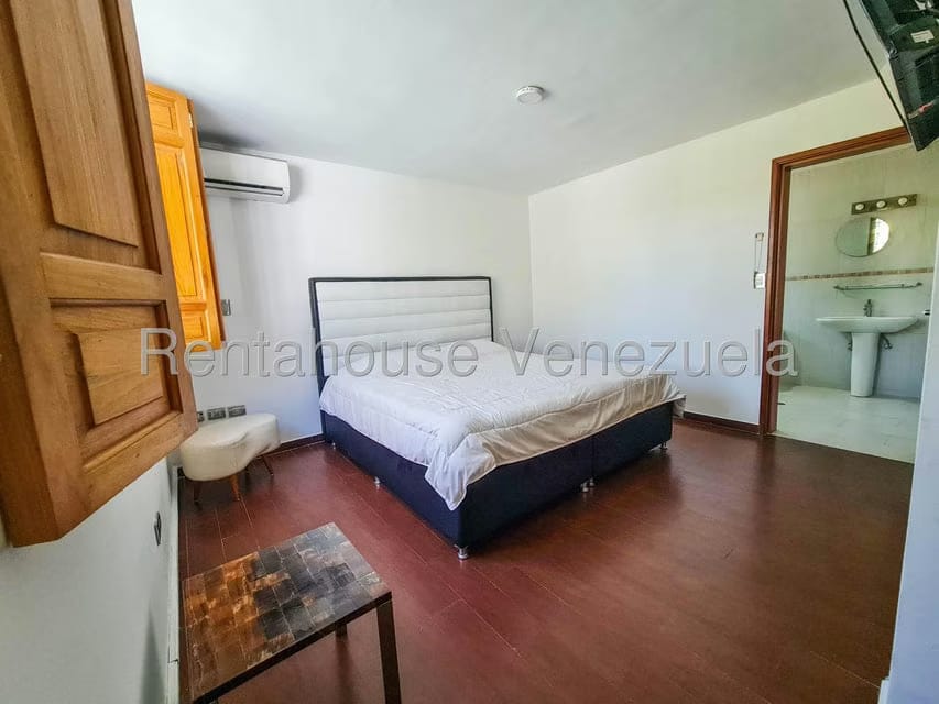 Casa (Multipes Niveles) en Venta en Cumbres de Curumo, Distrito Metropolitano - 27