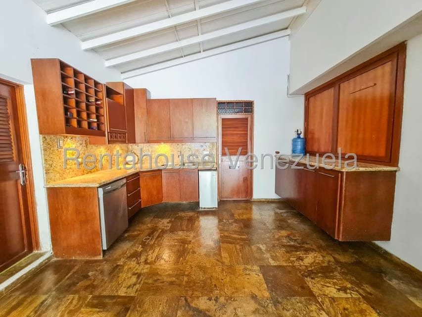 Casa (Multipes Niveles) en Venta en Cumbres de Curumo, Distrito Metropolitano - 9