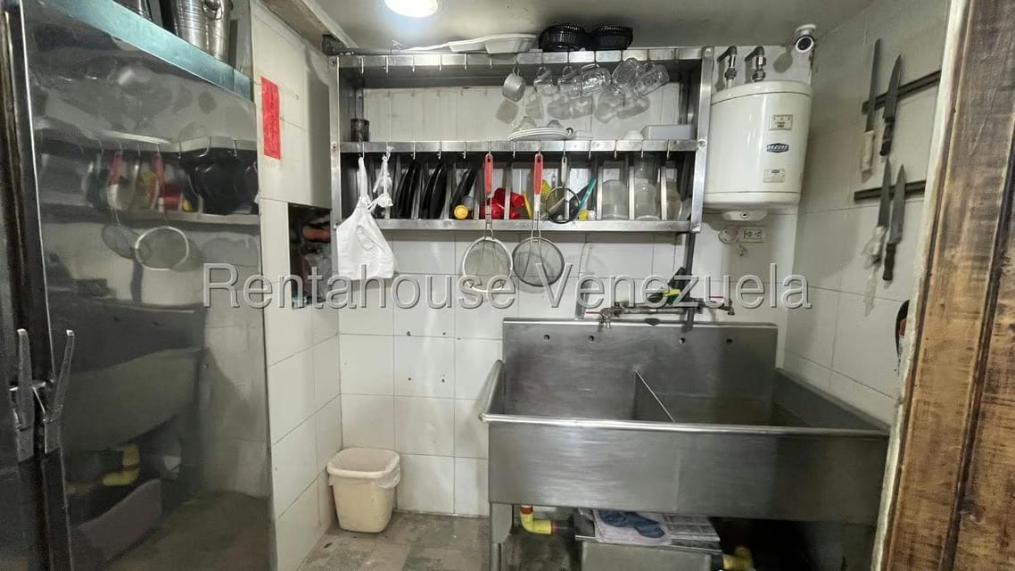 Comercial (Local Comercial) en Venta en Los Samanes, Distrito Metropolitano - 4