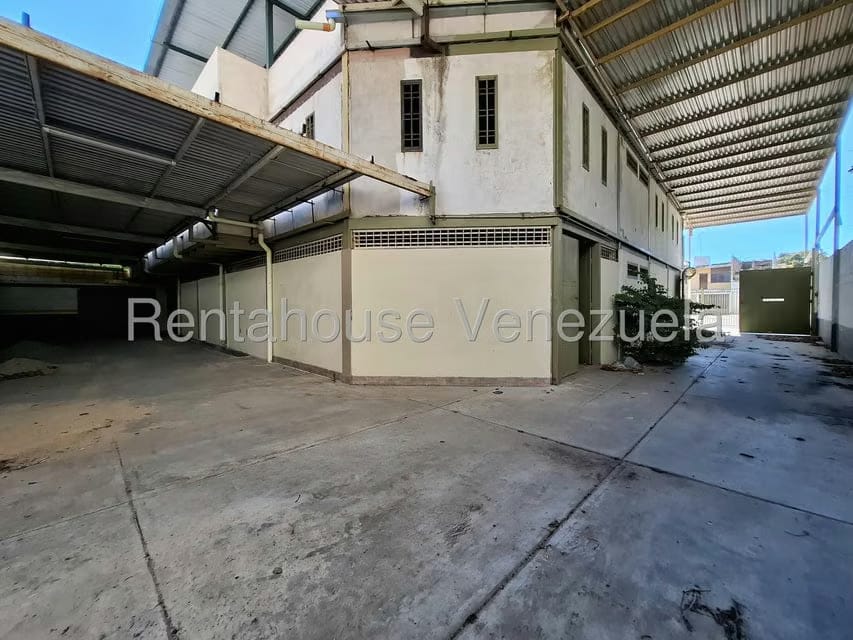 Comercial (Local Comercial) en Venta en La Romana, Aragua - 2