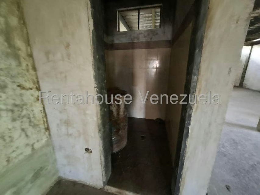 Comercial (Local Comercial) en Venta en La Romana, Aragua - 37