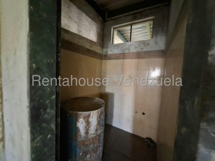 Comercial (Local Comercial) en Venta en La Romana, Aragua - 39