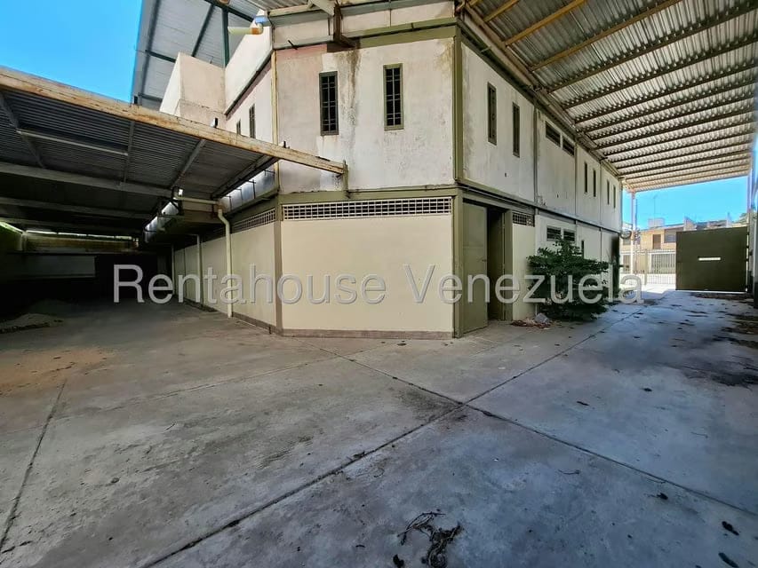 Comercial (Local Comercial) en Venta en La Romana, Aragua - 63