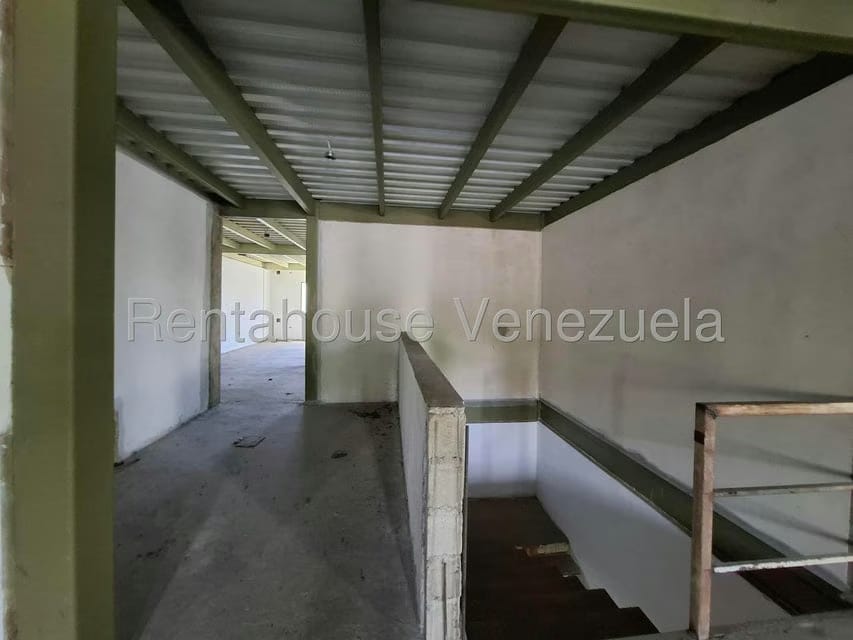 Comercial (Local Comercial) en Venta en La Romana, Aragua - 74