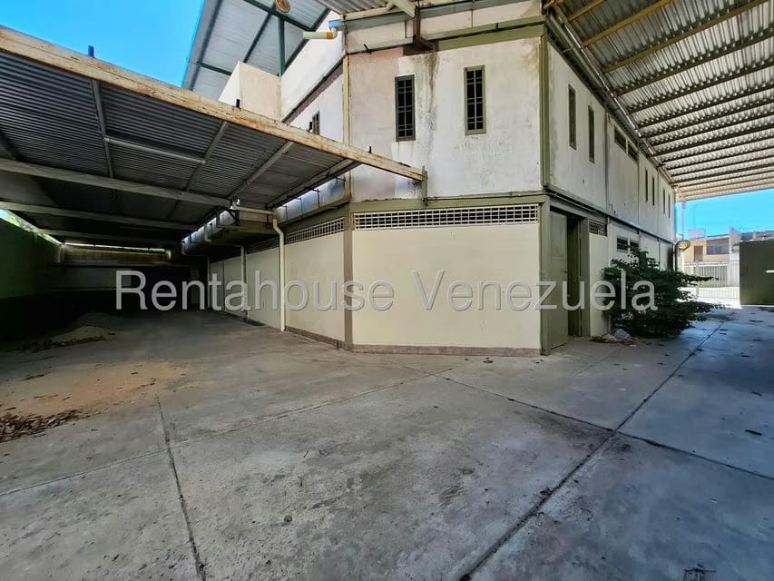 Comercial (Local Comercial) en Venta en La Romana, Aragua - 92