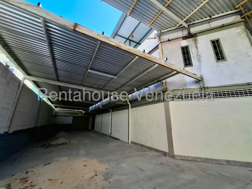 Comercial (Local Comercial) en Venta en La Romana, Aragua - 94