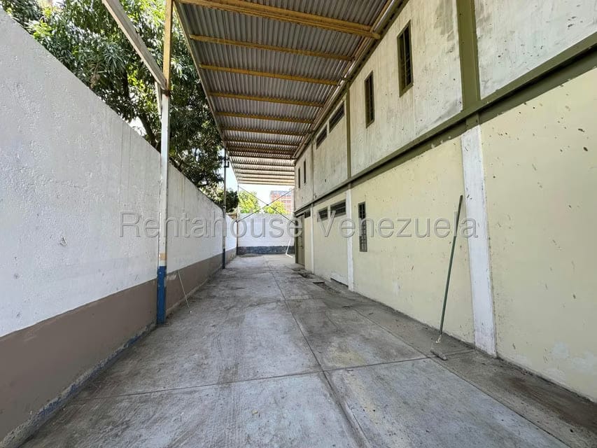 Comercial (Local Comercial) en Venta en La Romana, Aragua - 96