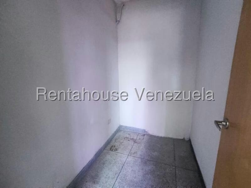 Comercial (Oficina) en Alquiler en Zona Colonial, Carabobo - 14