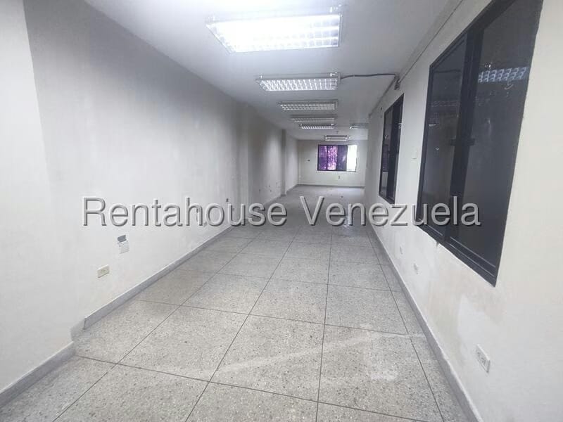 Comercial (Oficina) en Alquiler en Zona Colonial, Carabobo - 10